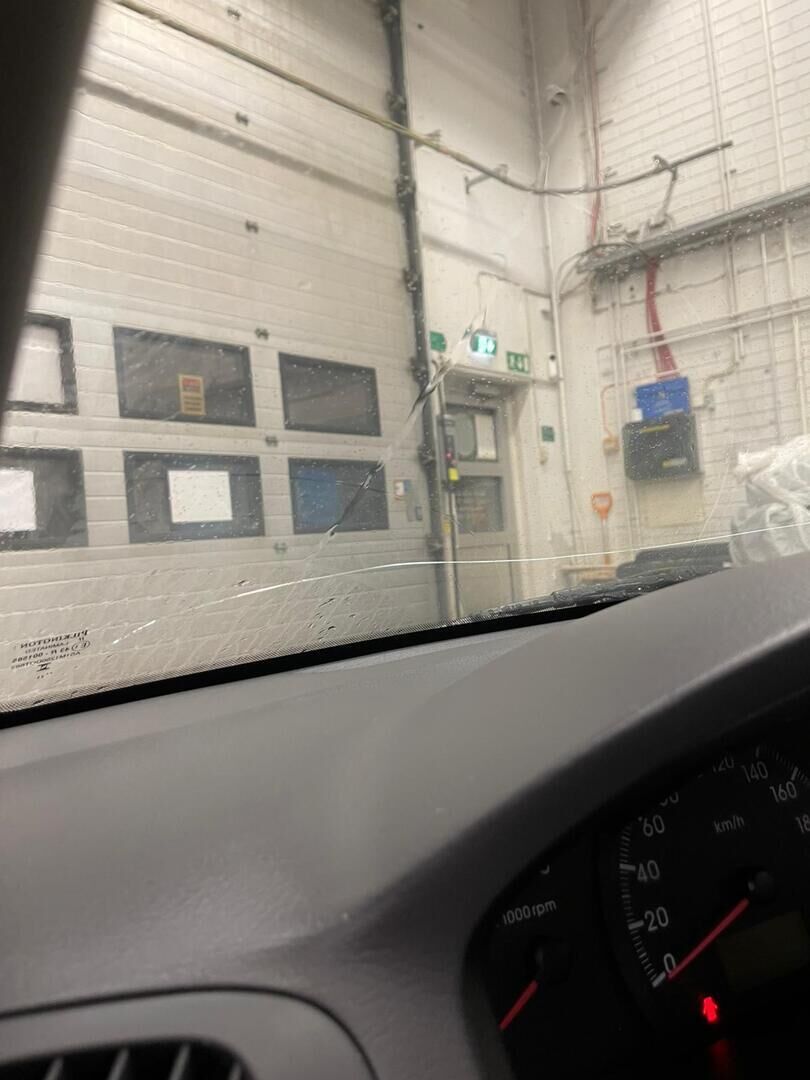 Kia Cerato 2005 4D CERATO SEDAN 1.6 AUTOMATIC ** YritysOutlet - Myydään vain yrityksille - Huoltohistoria / Juuri katsastettu / 2 renkaat / Vetokoukku * 