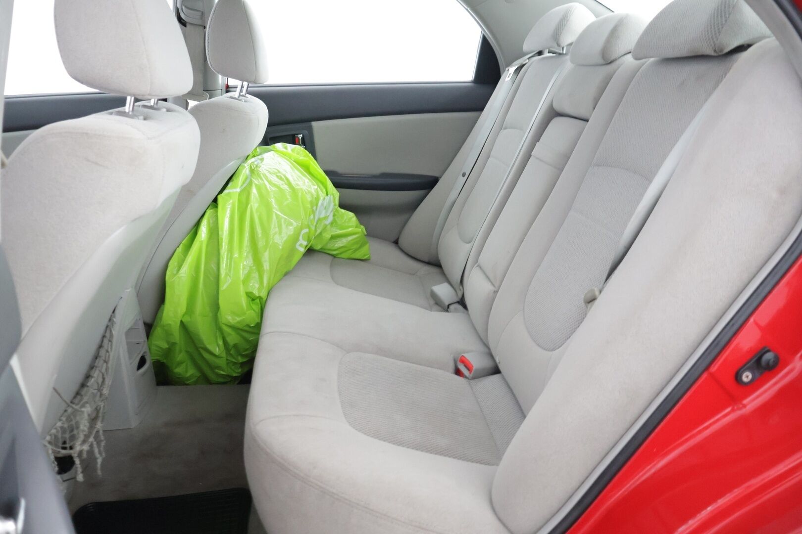 Kia Cerato 2005 4D CERATO SEDAN 1.6 AUTOMATIC ** YritysOutlet - Myydään vain yrityksille - Huoltohistoria / Juuri katsastettu / 2 renkaat / Vetokoukku * 