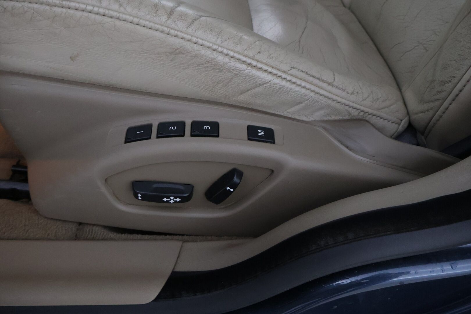 Volvo V70 2008 2,4D Summum aut - YritysOutlet - Myydään vain yrityksille - – Tämä auto myydään YritysOutlet -valikoimasta vain yritykselle