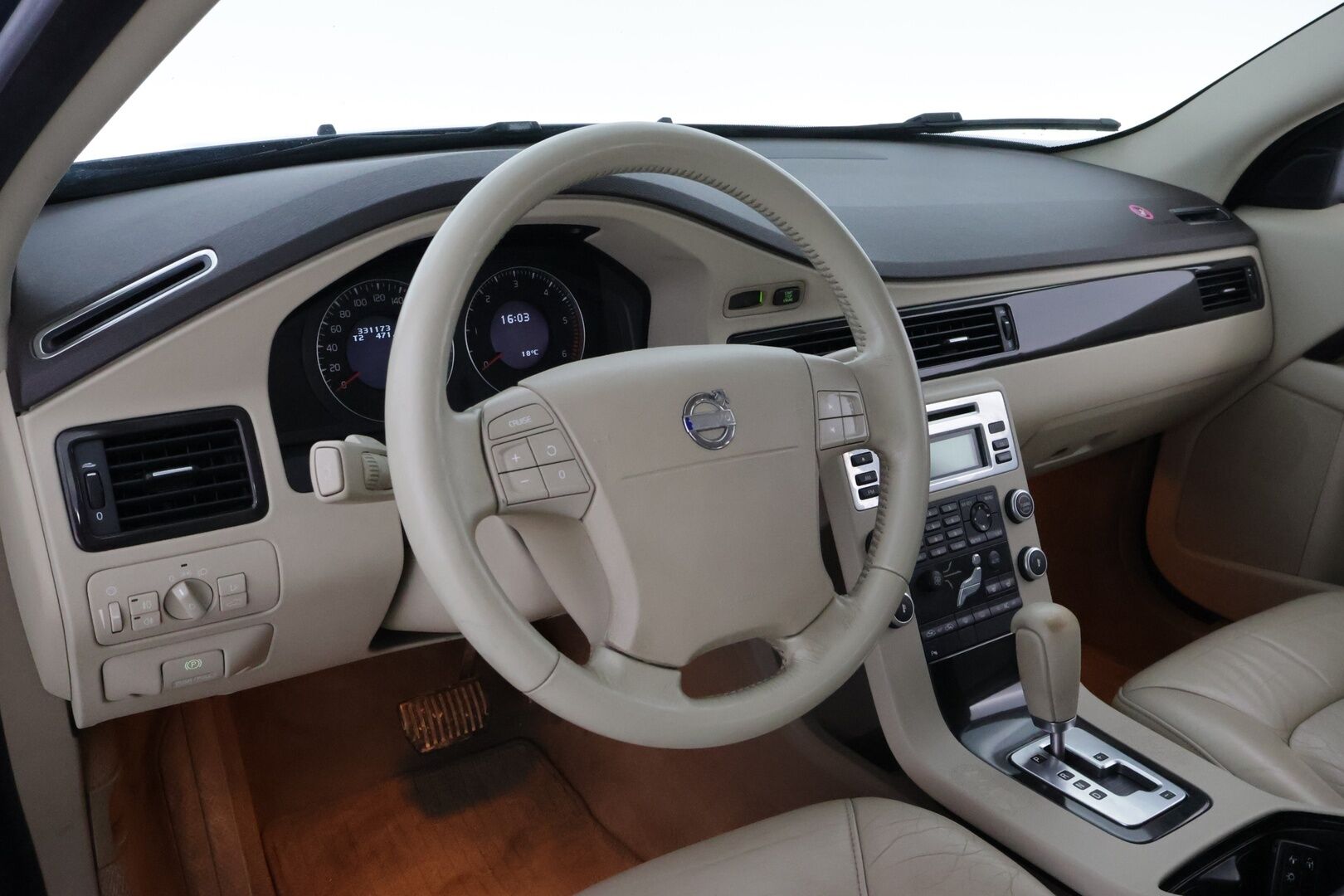 Volvo V70 2008 2,4D Summum aut - YritysOutlet - Myydään vain yrityksille - – Tämä auto myydään YritysOutlet -valikoimasta vain yritykselle