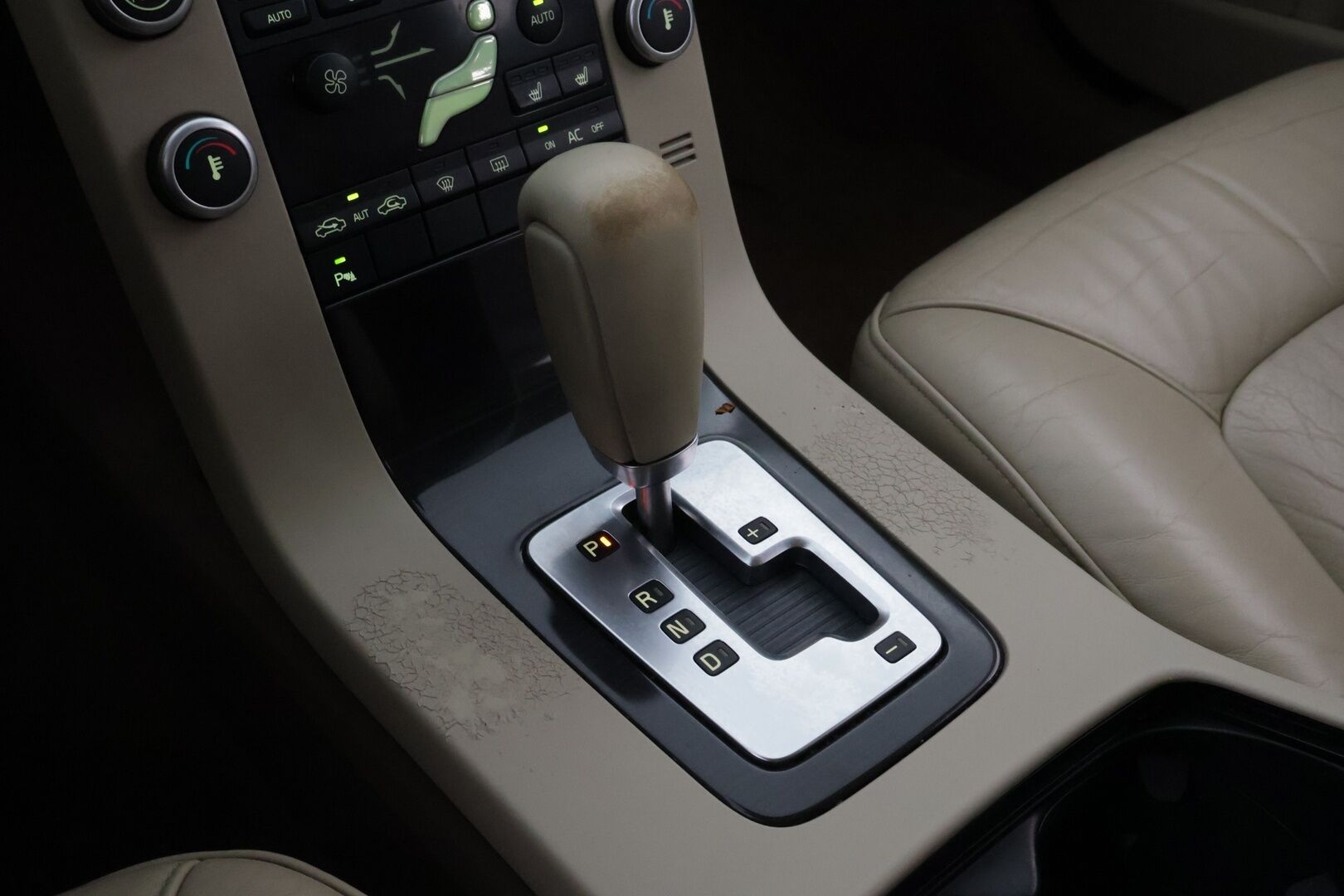 Volvo V70 2008 2,4D Summum aut - YritysOutlet - Myydään vain yrityksille - – Tämä auto myydään YritysOutlet -valikoimasta vain yritykselle