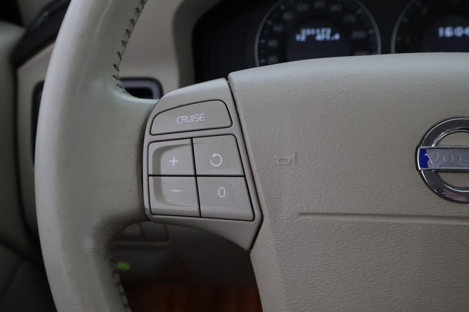 Volvo V70 2008 2,4D Summum aut - YritysOutlet - Myydään vain yrityksille - – Tämä auto myydään YritysOutlet -valikoimasta vain yritykselle