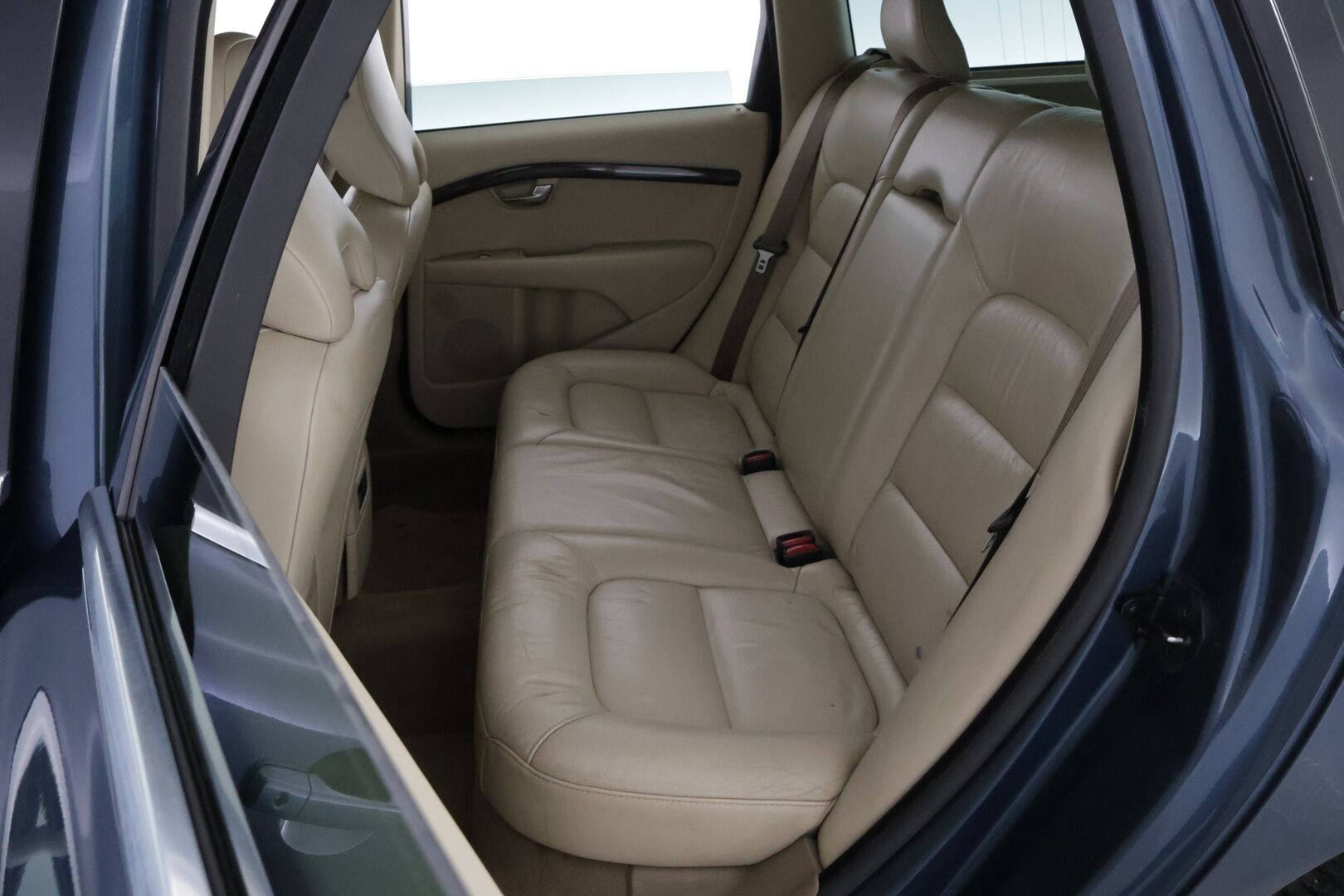 Volvo V70 2008 2,4D Summum aut - YritysOutlet - Myydään vain yrityksille - – Tämä auto myydään YritysOutlet -valikoimasta vain yritykselle