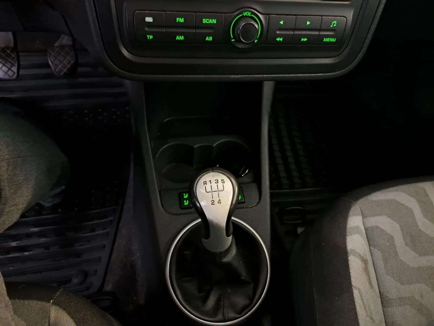 Skoda Fabia 2008 Combi 1,6 16V Ambiente - | Myydään huutokaupat.comissa | Vetokoukku | AUX | Lohko+sisäpistoke | - KORKO VAIN 3,99 %
