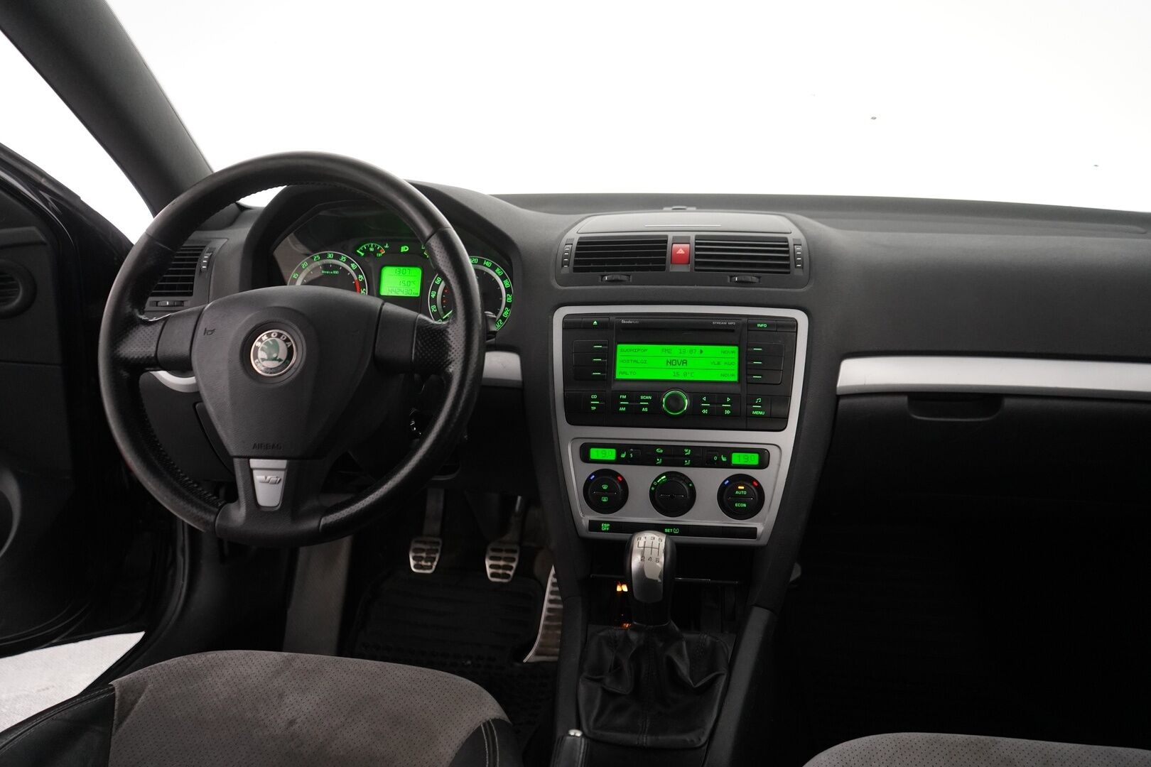 Skoda Octavia 2008 - YritysOutlet - Myydään vain yrityksille * 2.0 TDI DPF RS Combi * - Suomi-auto / Katsastettu 6/25