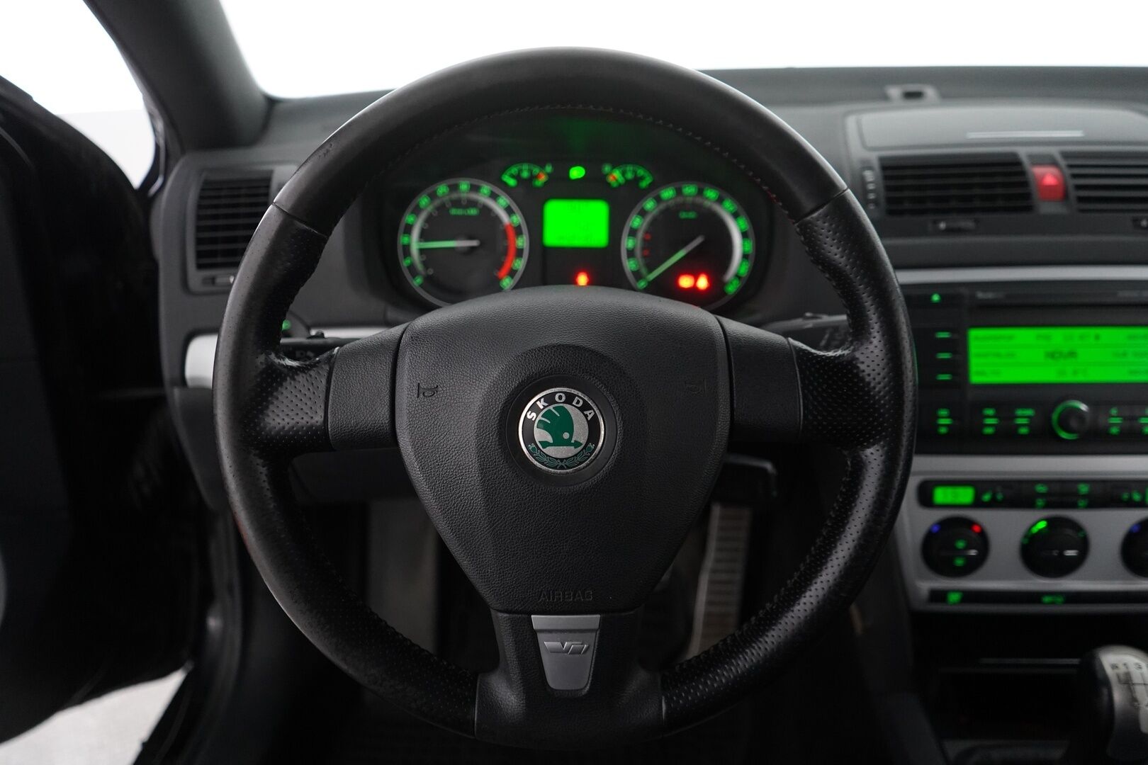 Skoda Octavia 2008 - YritysOutlet - Myydään vain yrityksille * 2.0 TDI DPF RS Combi * - Suomi-auto / Katsastettu 6/25