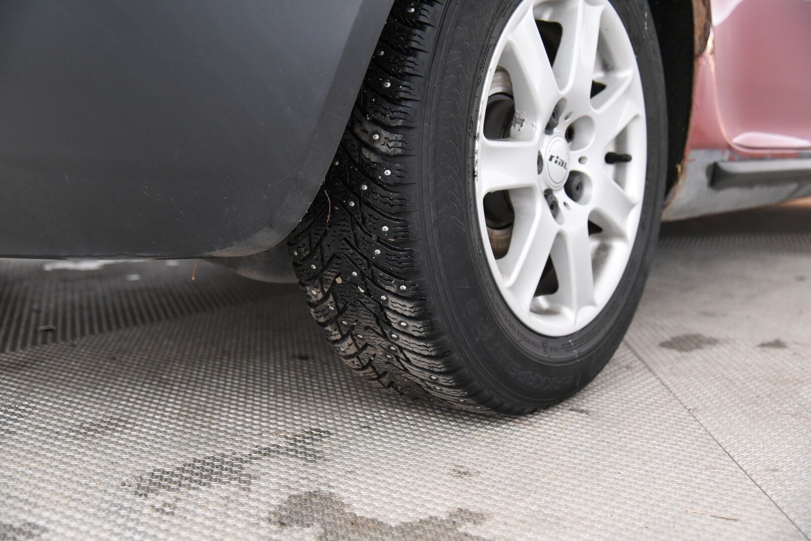 Volkswagen Golf 2006 1,6 85 kW FSI Trendline 4d / YritysOutlet - Myydään vain yrityksille