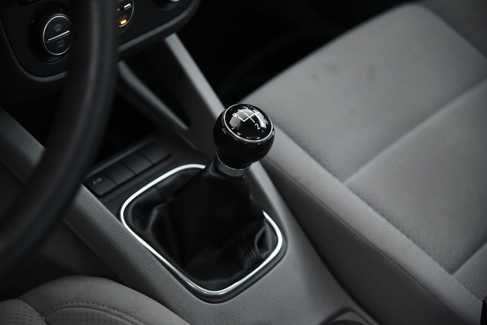 Volkswagen Golf 2006 1,6 85 kW FSI Trendline 4d / YritysOutlet - Myydään vain yrityksille