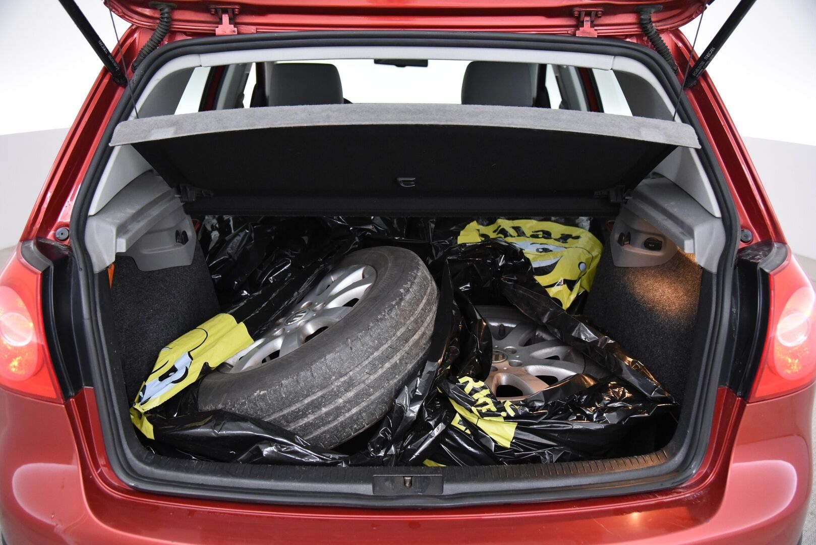 Volkswagen Golf 2006 1,6 85 kW FSI Trendline 4d / YritysOutlet - Myydään vain yrityksille