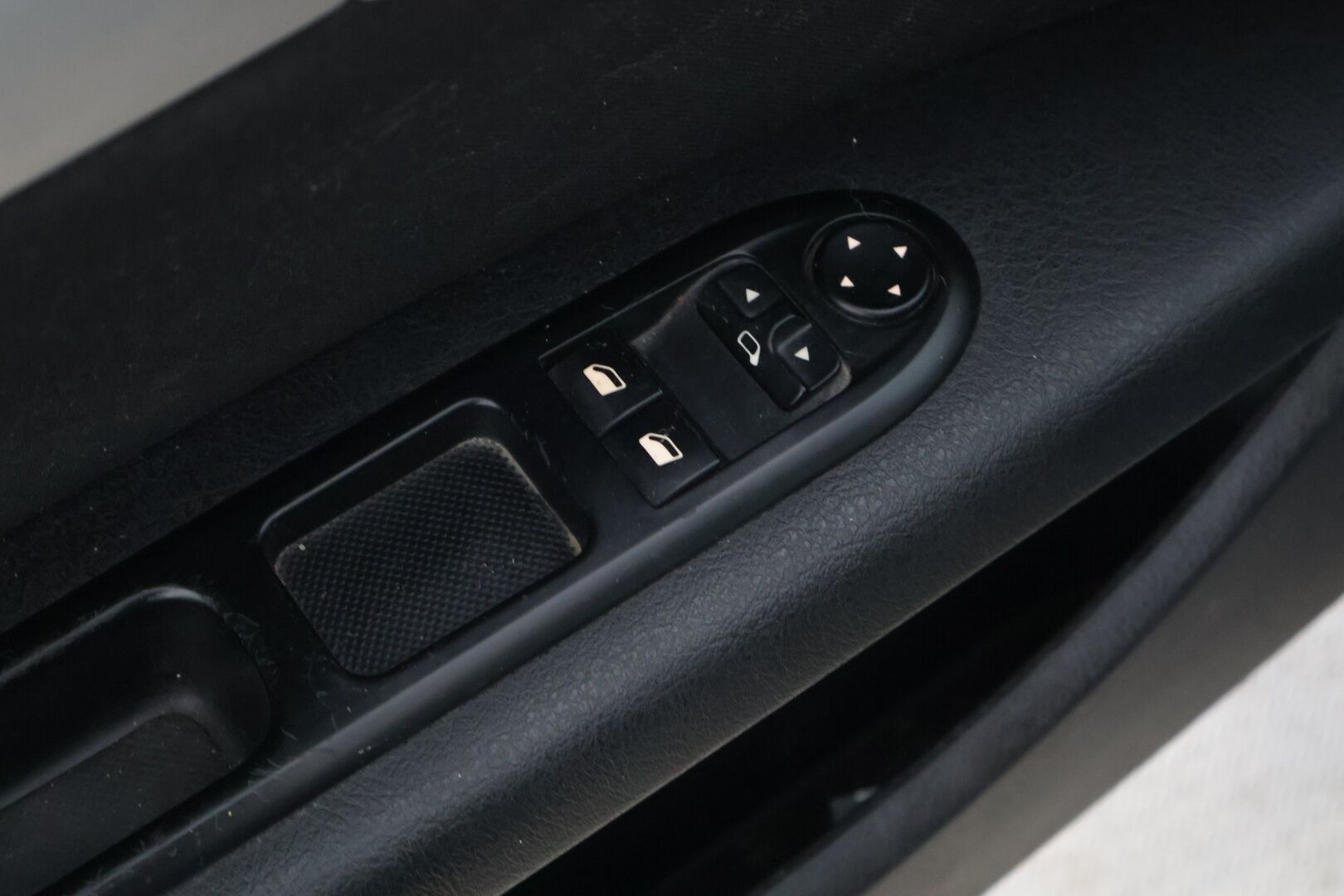 Peugeot 407 2006 4D 407 SEDAN 1.8I – Tämä auto myydään YritysOutlet -valikoimasta vain yritykselle - – Tämä auto myydään YritysOutlet -valikoimasta vain yritykselle