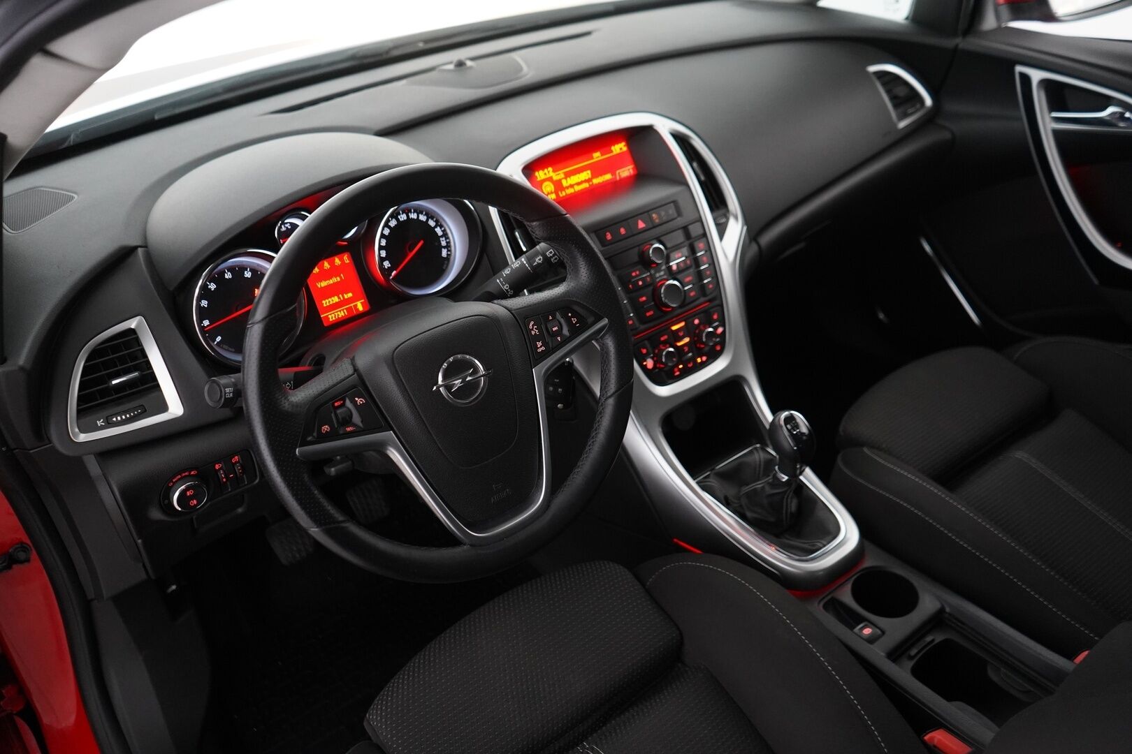 Opel Astra 2010 5-ov Sport 1,4 Turbo Ecotec 103kW MT6    *Lohkolämmitin / Vakkari / Sporttipenkit / Huoltokirja - Suomi-auto / Jakoketju vaihdettu 172tkm 10/24  / Juuri leimattu! / Akku vaihdettu 05/25 / Huippu huoltohistoria!