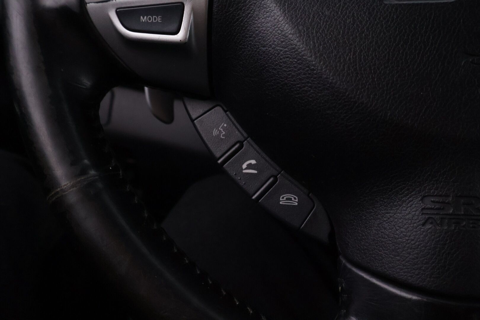 Mitsubishi Outlander 2011 2,2 HDI Instyle Navi TC-SST Business * Myydään vain yrityksille* - *7-Paikkainen Nelikko Automaatti! / Nahat kuskinpenkki sähköllä / Vetokoukku / P.kamera / Rockford / KeylessGo / Navigointi 