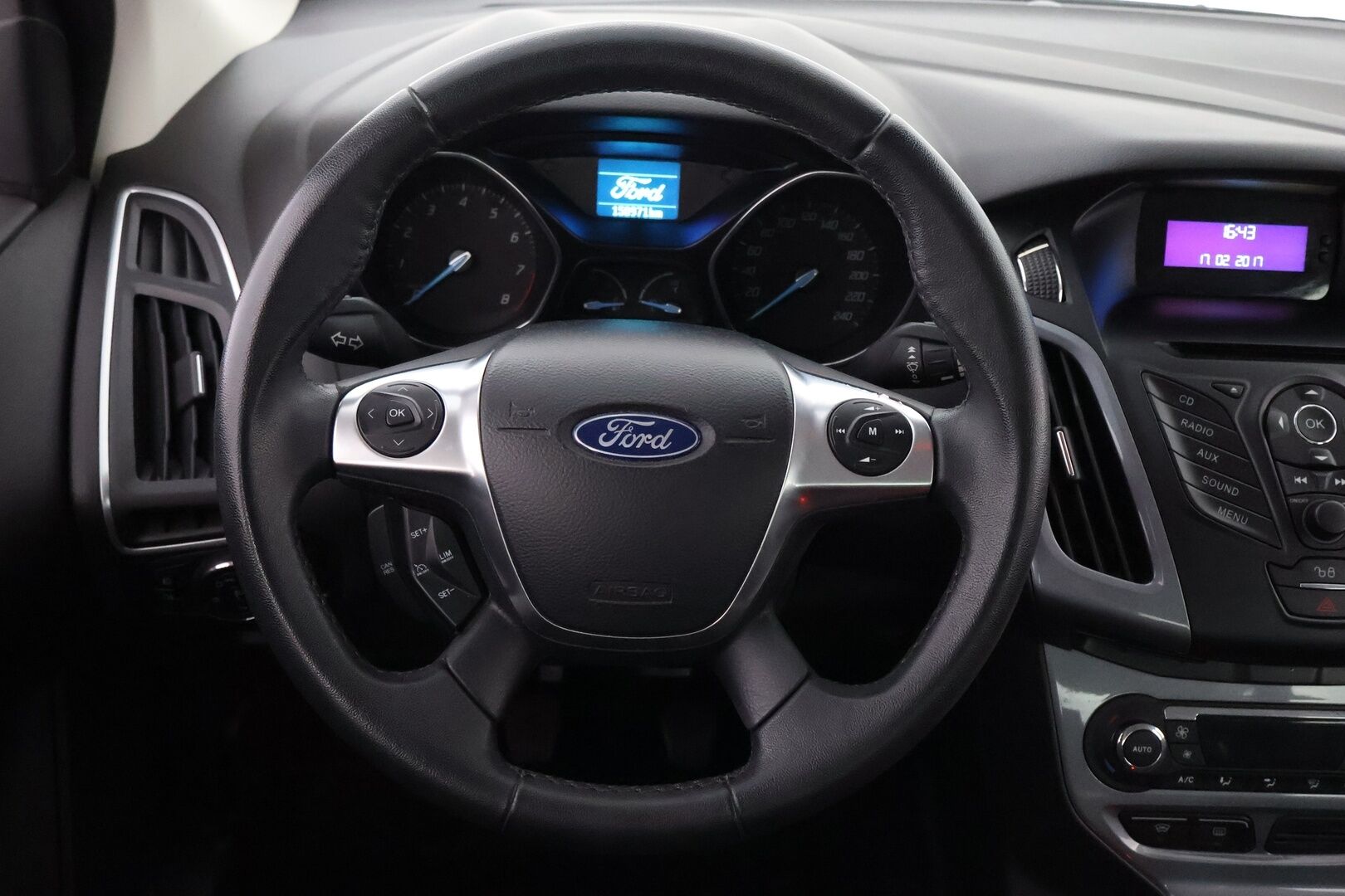 Ford Focus 2012 1,6 120 hv Flexifuel Titanium M5 5-ovinen - Suomiauto / Merkkihuollot / Vakkari / Lämmitettävä tuulilasi / Lohkolämmitin / 2x Renkaat aluvantein!