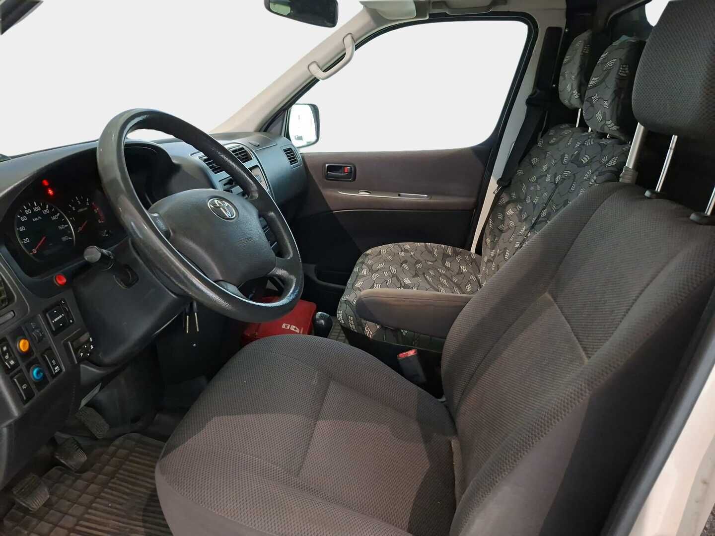 Toyota Hiace 2011 2,5 D-4D 4WD 117 5ov pitkä - | Lisätietoja pian! | Läpijuostava | Webasto | Koukku | Uudet talvirenkaat | Uusi tuulilasi |