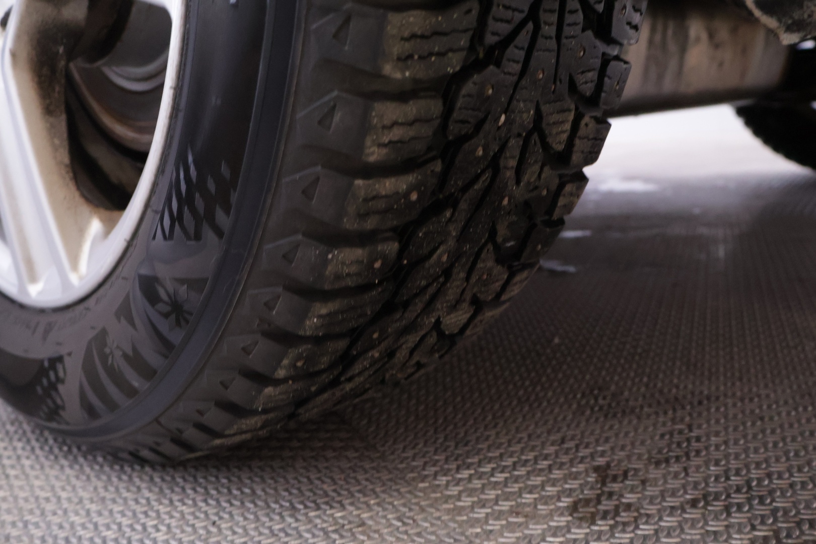 Chevrolet Cruze 2011 4-ov LS 1,6 91kW MT5 - YritysOutlet - Myydään vain yrityksille - Suomi-auto / Juuri katsastettu / 2 x Alumiinivanteet ja renkaat  / Vetokoukku