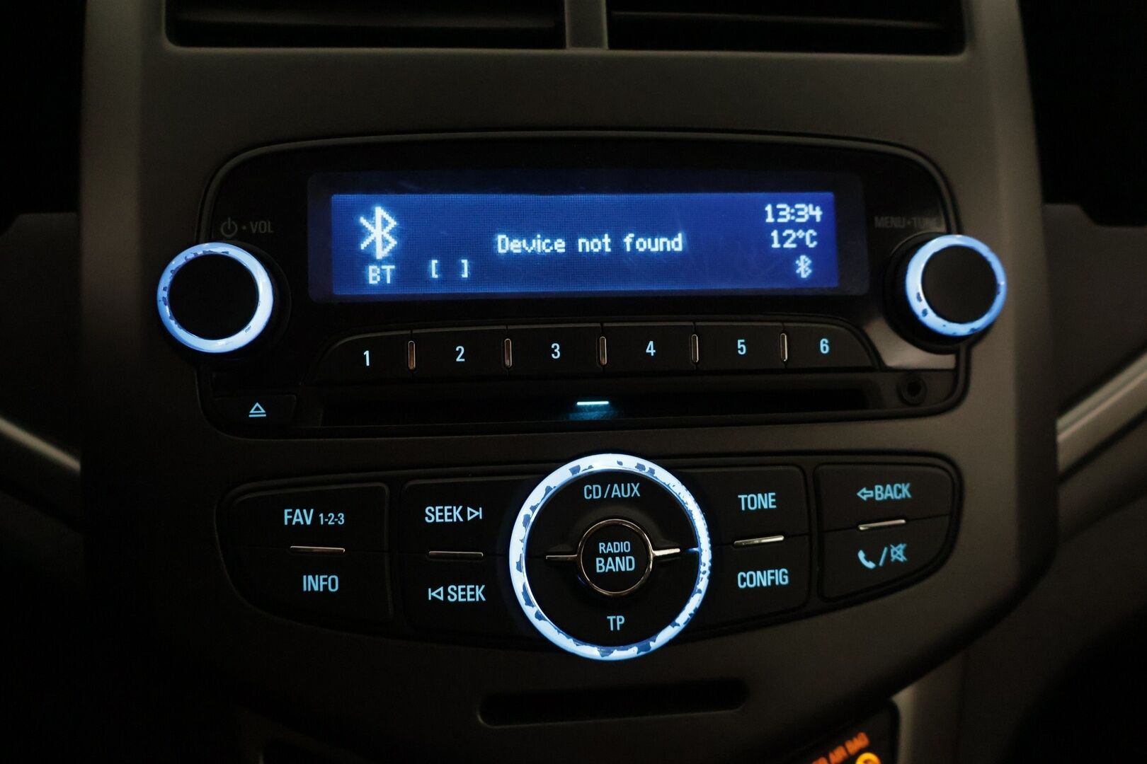 Chevrolet Aveo 2012 5-ov LT 1,2 63kW MT5 ** YritysOutlet - Myydään vain yrityksille - *Suomi-auto / 2x renkaat / Lohkolämmitin sisähaaralla / Vakkari / Juuri katsastettu!*