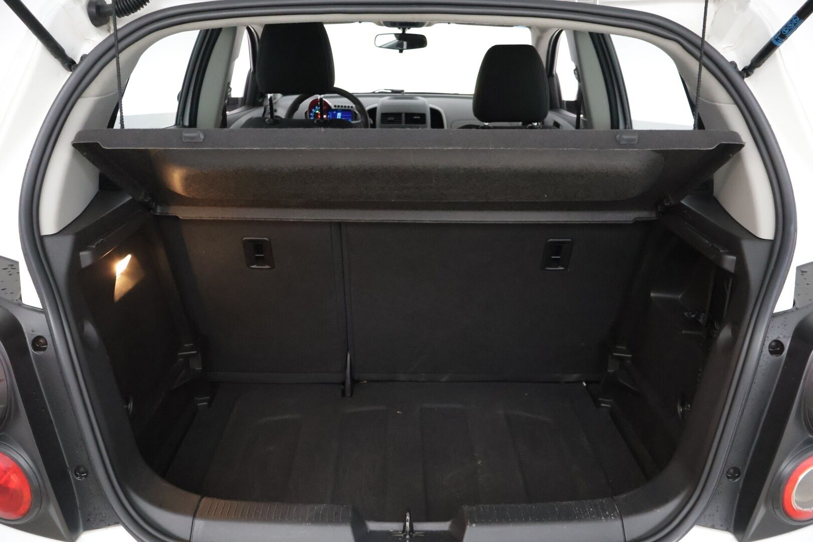 Chevrolet Aveo 2012 5-ov LT 1,2 63kW MT5 ** YritysOutlet - Myydään vain yrityksille - *Suomi-auto / 2x renkaat / Lohkolämmitin sisähaaralla / Vakkari / Juuri katsastettu!*