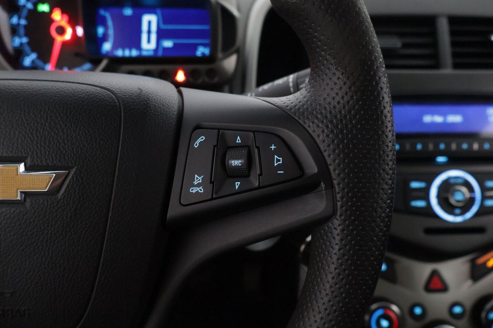 Chevrolet Aveo 2012 5-ov LT 1,2 63kW MT5 ** YritysOutlet - Myydään vain yrityksille - *Suomi-auto / 2x renkaat / Lohkolämmitin sisähaaralla / Vakkari / Juuri katsastettu!*