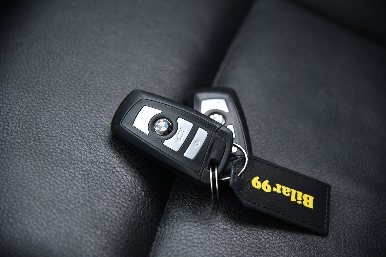 BMW 530 2011 TwinPower Turbo A F10 Sedan Business / Vakkari / Navi / Nahkasisusta / Tutkat - Juuri huollettu yksilö!