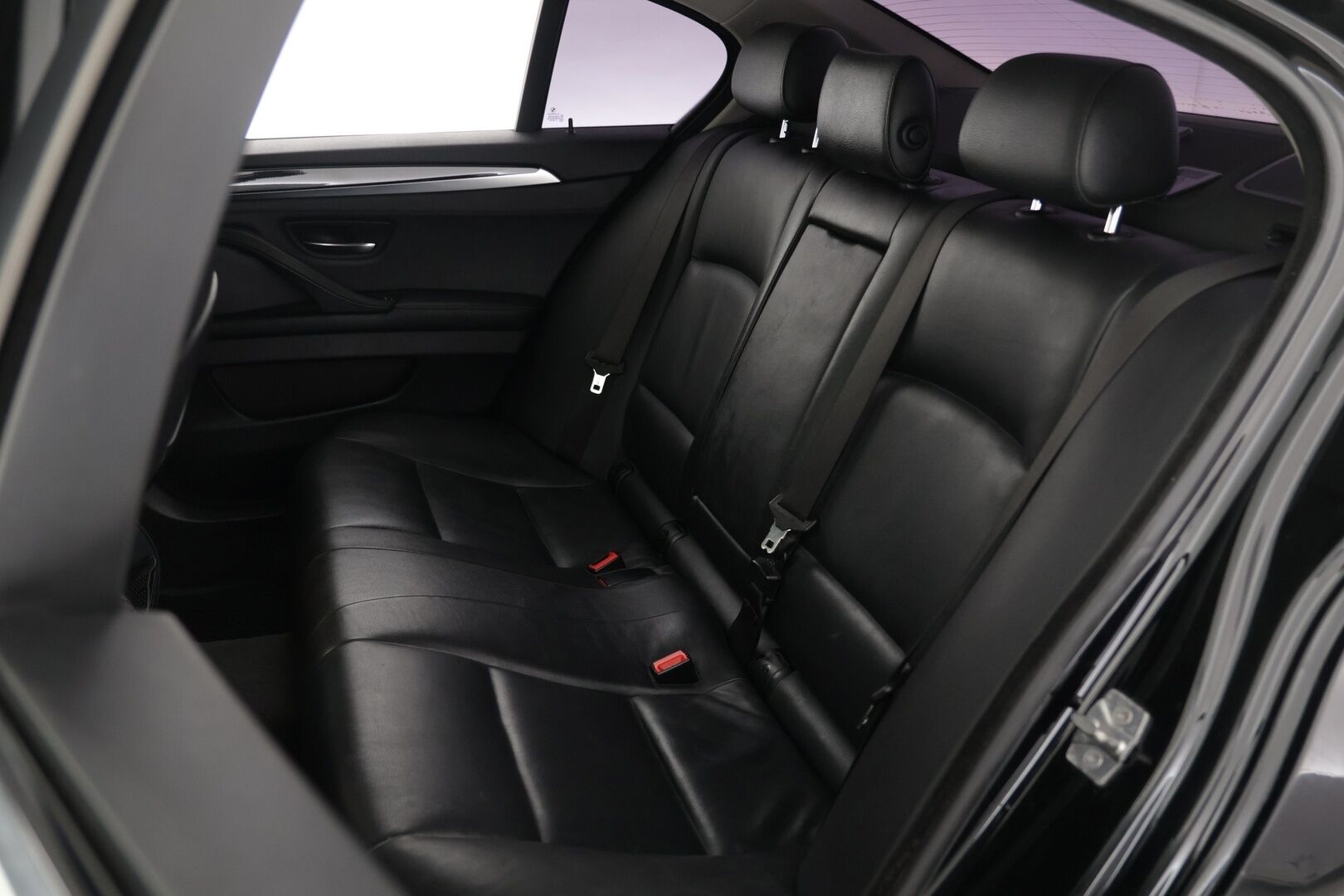 BMW 530 2011 xDrive TwinPower Turbo A F10 Sedan Business - Vakkari / Navi / Nahkasisusta / Tutkat / Juuri huollettu ja katsastettu!