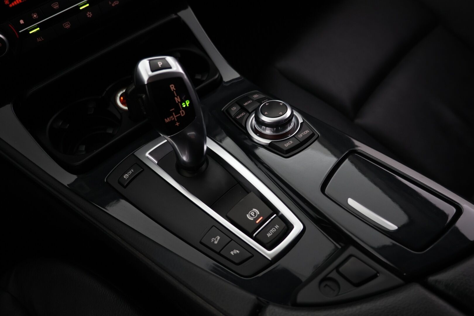 BMW 530 2011 xDrive TwinPower Turbo A F10 Sedan Business - Vakkari / Navi / Nahkasisusta / Tutkat / Juuri huollettu ja katsastettu!