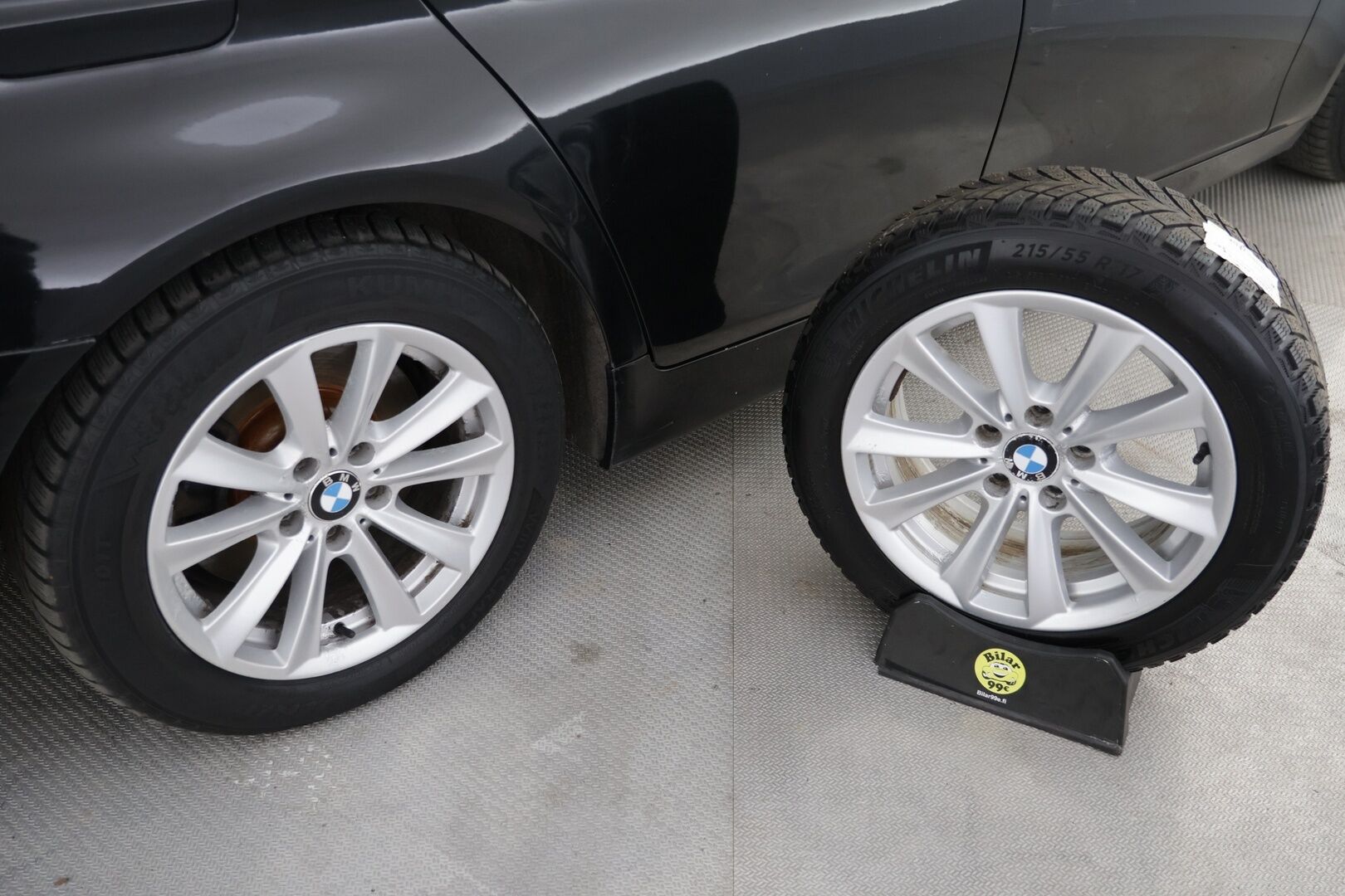 BMW 530 2011 xDrive TwinPower Turbo A F10 Sedan Business - Vakkari / Navi / Nahkasisusta / Tutkat / Juuri huollettu ja katsastettu!