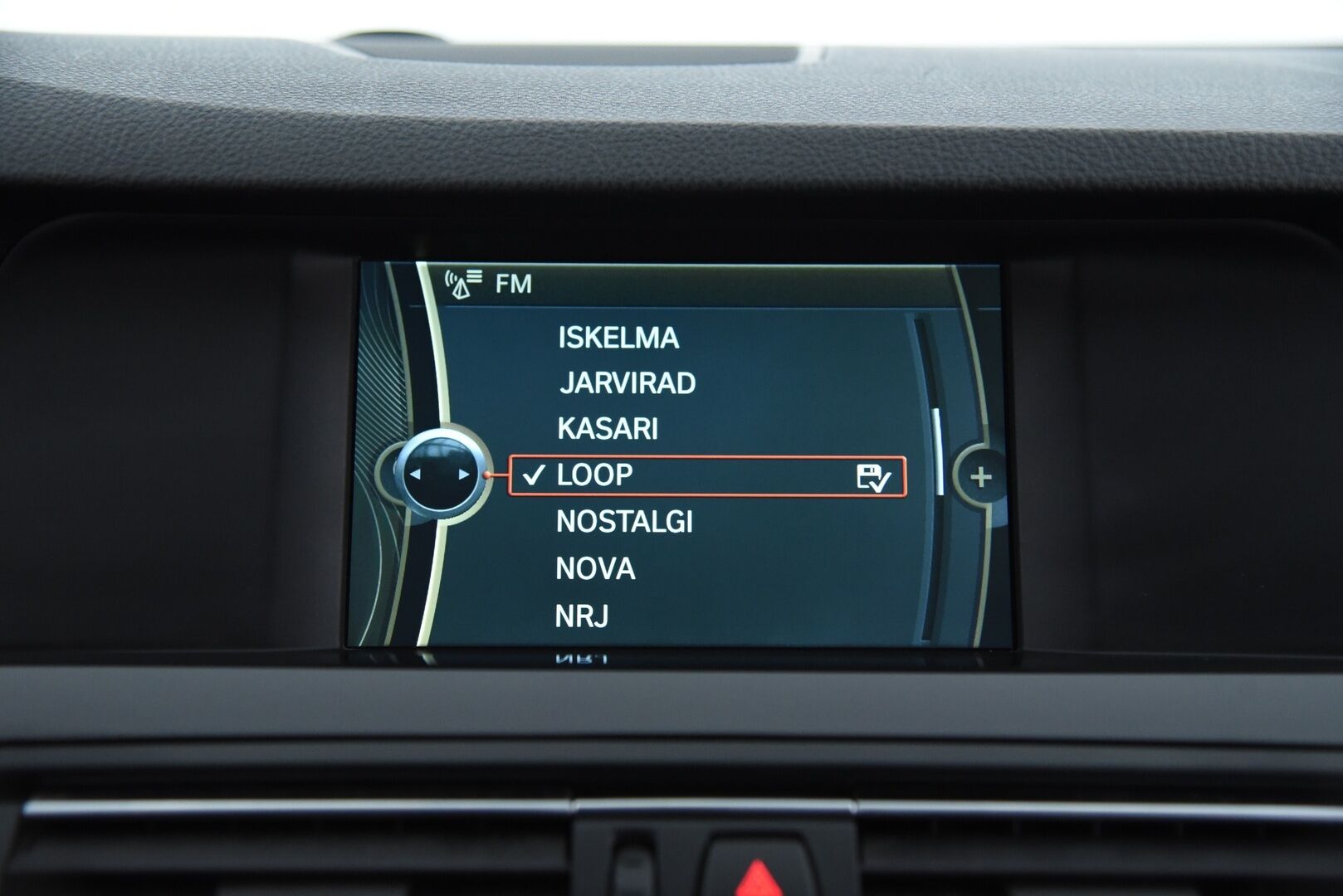 BMW 530 2011 TwinPower Turbo A F10 Sedan Business / Vakkari / Navi / Nahkasisusta / Tutkat - Juuri huollettu yksilö!