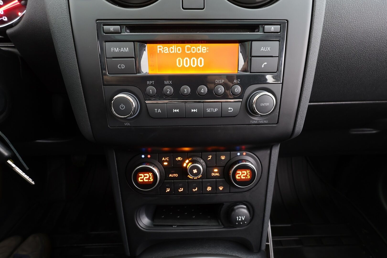 Nissan Qashqai+2 2012 1,6L Stop / Start System Acenta 2WD 5M/T MY11 * Vakkari / P.tutka / Lasikatto / Lohkolämmitin / Koukku * - Suomi-auto / Kahdet renkaat aluvanteilla - HULLU BLACKWEEK KORKOTARJOUS 2,49%