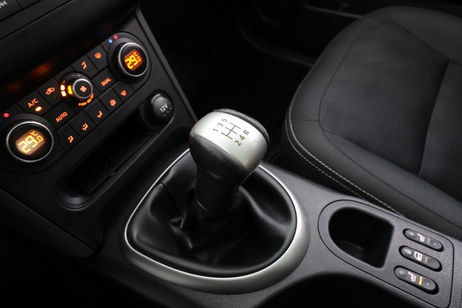 Nissan Qashqai+2 2012 1,6L Stop / Start System Acenta 2WD 5M/T MY11 * Vakkari / P.tutka / Lasikatto / Lohkolämmitin / Koukku * - Suomi-auto / Kahdet renkaat aluvanteilla - HULLU BLACKWEEK KORKOTARJOUS 2,49%