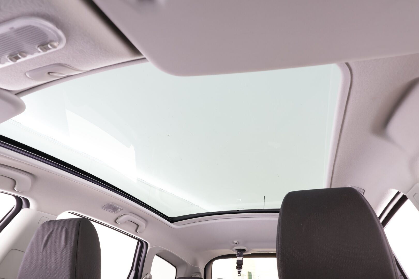 Nissan Qashqai+2 2012 1,6L Stop / Start System Acenta 2WD 5M/T MY11 * Vakkari / P.tutka / Lasikatto / Lohkolämmitin / Koukku * - Kahdet renkaat aluvanteilla / Asiallisesti huollettu! / Juuri leimattu!