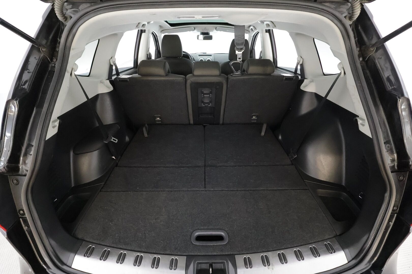 Nissan Qashqai+2 2012 1,6L Stop / Start System Acenta 2WD 5M/T MY11 * Vakkari / P.tutka / Lasikatto / Lohkolämmitin / Koukku * - Kahdet renkaat aluvanteilla / Asiallisesti huollettu! / Juuri leimattu!