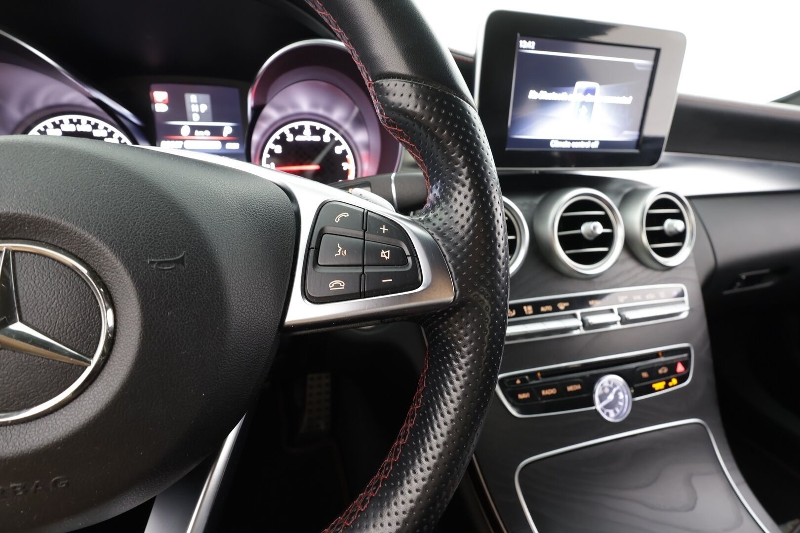 MERCEDES-BENZ C 43 AMG 2018 SPORT 4MATIC - | Burmester | ILS-LED | P.Kamera | Sporttipenkit | Keyless | Sport-putkisto | Vakkari | Suomi-auto |
