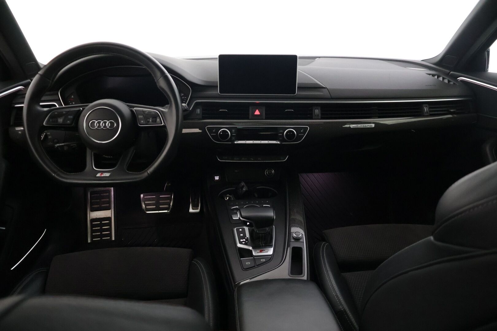 Audi S4 2018 3,0, Avant TFSI 260 kW quattro tiptronic - | B&O | Webasto | ACC | 360 kamera | Vetokoukku | Matrix | BLIS | Panorama |  ÄS-4- kilpi | Flatbottom- ohjauspyörä | 
