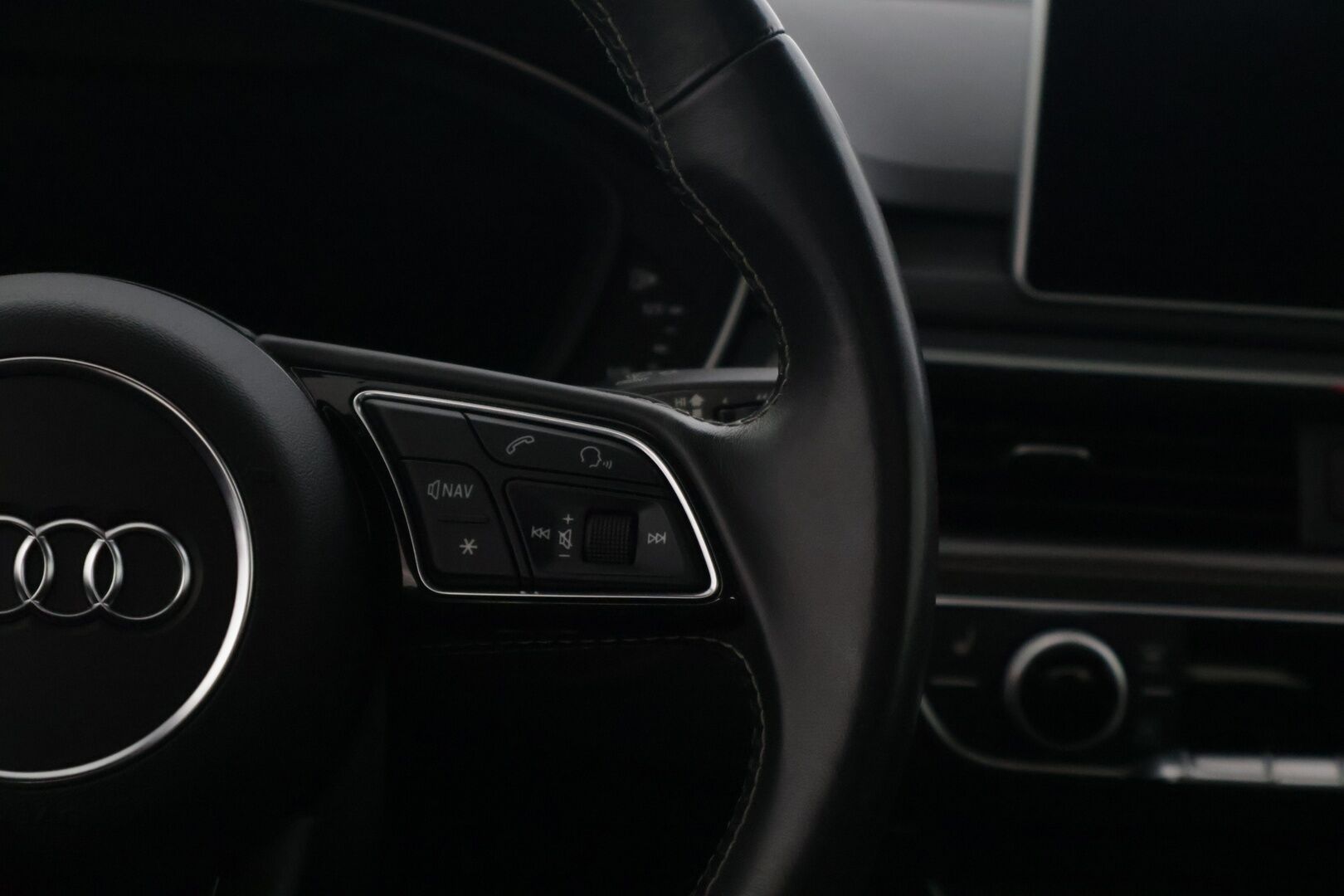 Audi S4 2018 3,0, Avant TFSI 260 kW quattro tiptronic - | B&O | Webasto | ACC | 360 kamera | Vetokoukku | Matrix | BLIS | Panorama |  ÄS-4- kilpi | Flatbottom- ohjauspyörä | 